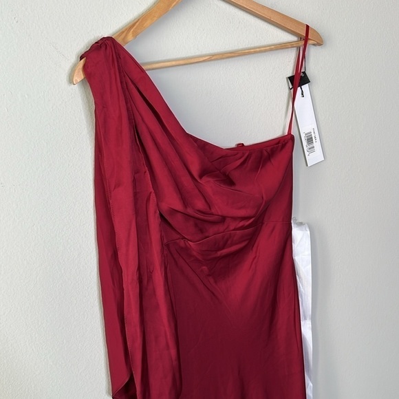 Ieena for Mac Duggal 55387 Satin One Shoulder Midi Dress in Deep Red Size 2 - Picture 3 of 8